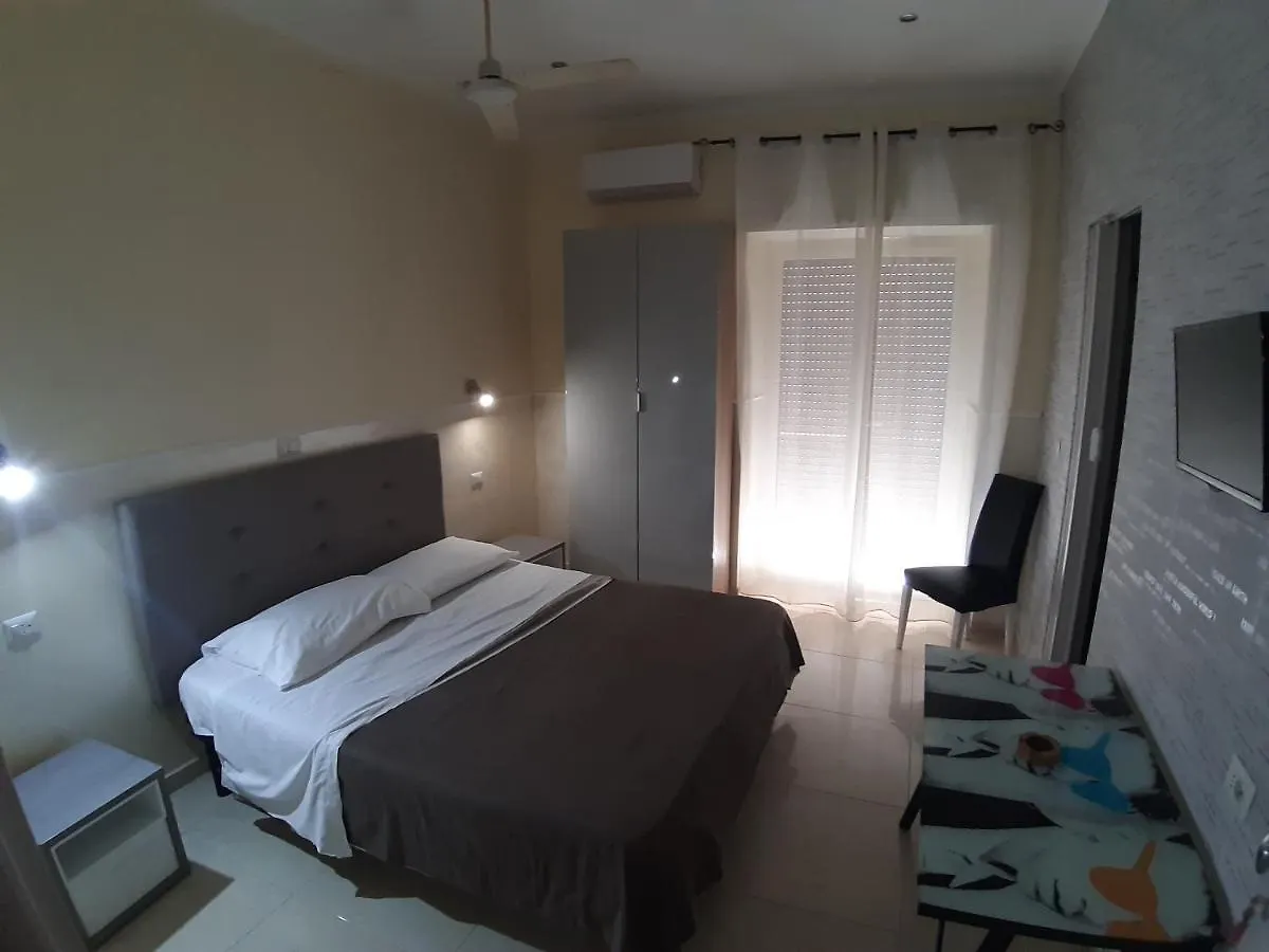 Albergo Viola Nápoles 2*,  Italia